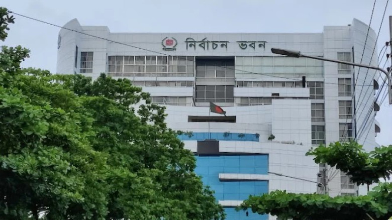 মোবাইল নিয়ে ভোটকেন্দ্রে যেতে পারবে সাংবাদিক